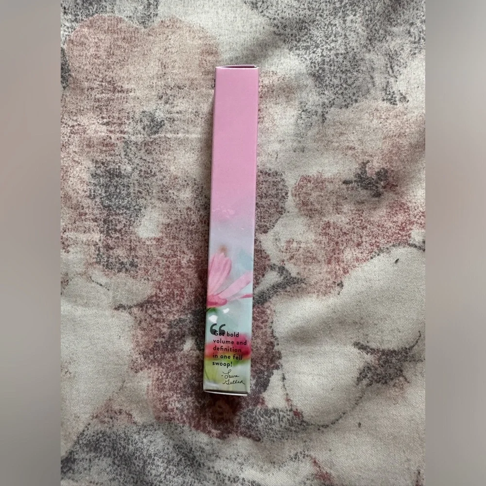 Laura Geller Volumizing Mascara